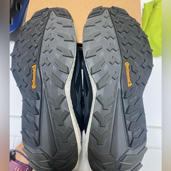 Adidas Free Hikers/ size 8 women’s/ black & white - Picture 4 of 4